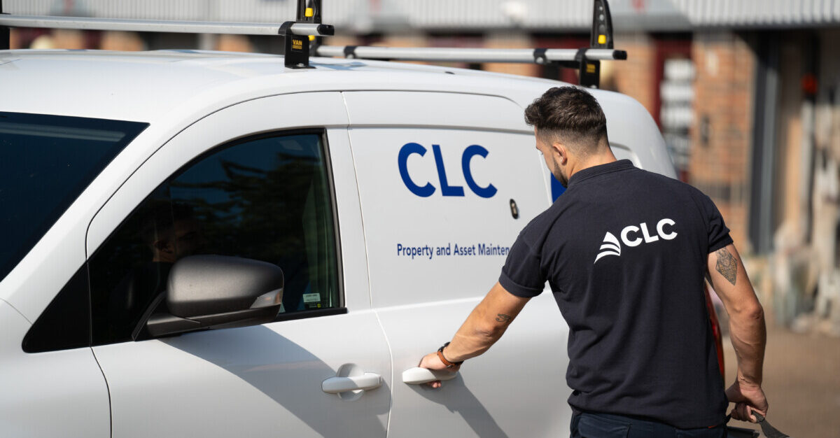 Operative opening side door on white van